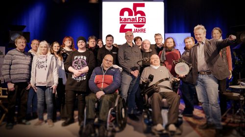 Gruppenfoto anlässlich der Auszeichnung mit der Danke-Skulptur von Dr. Faraj Remmo bei der 25 Jahr Feier von Kanal 21